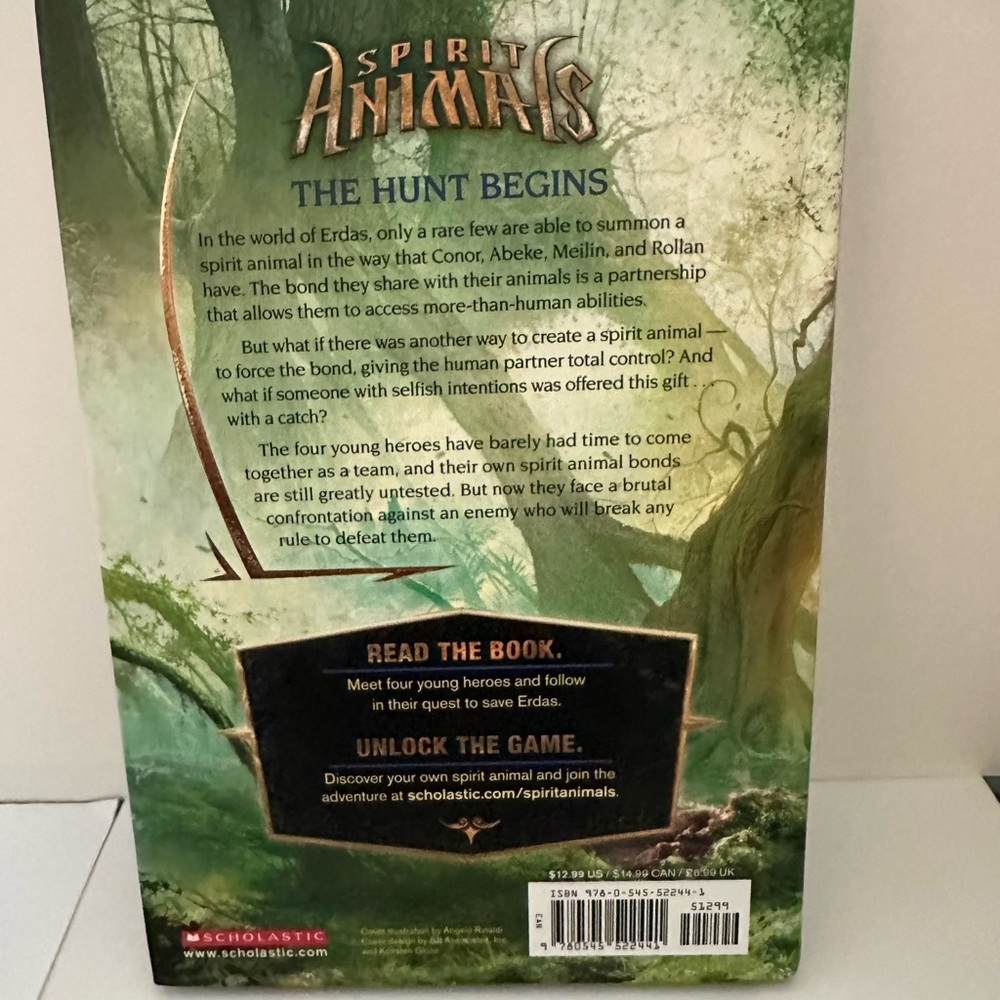Spirit Animals Book 2: Hunted by Maggie Stiefvater NWT - Picture 2 of 2